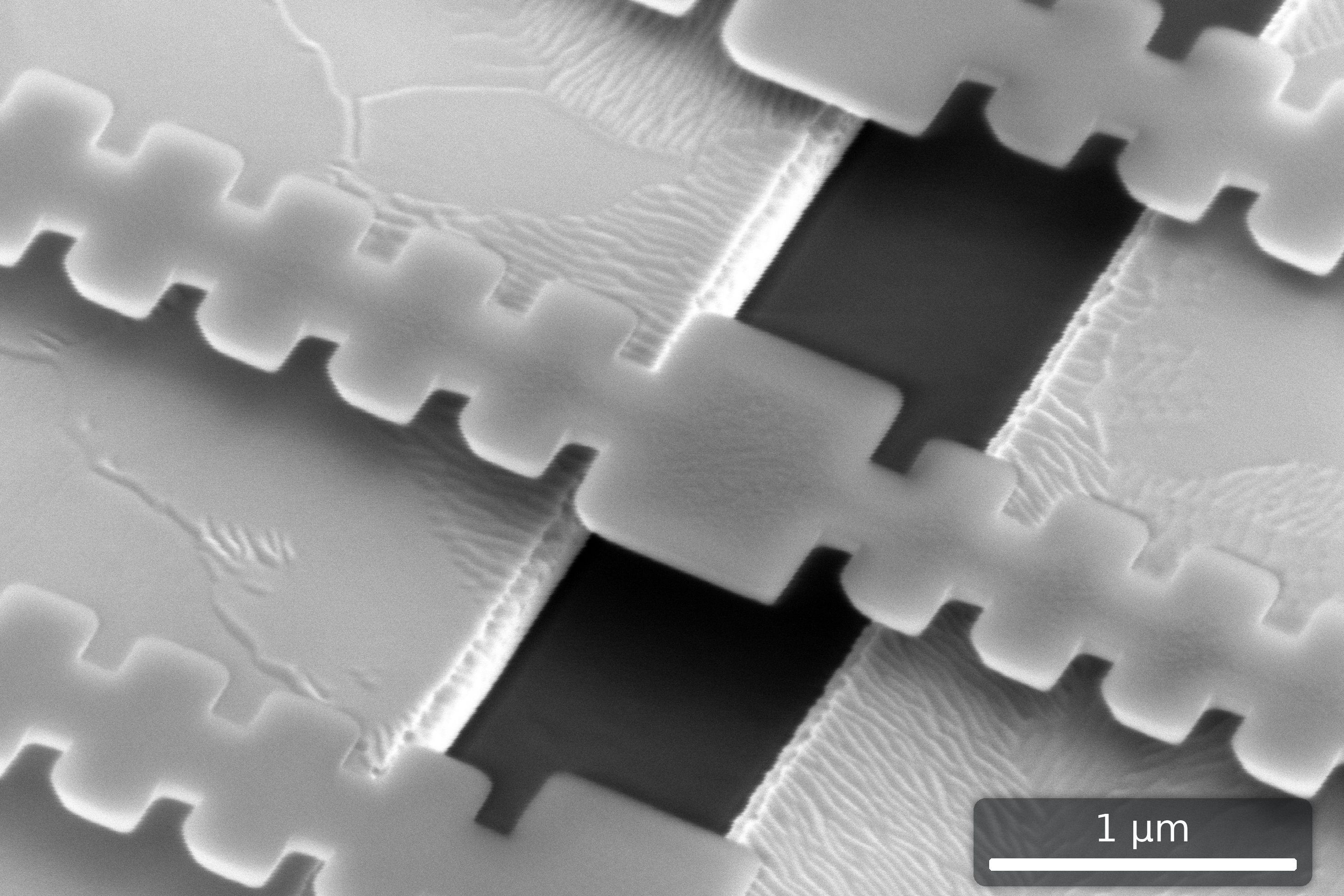 Scanning electron microscope image of the  mechanical resonator